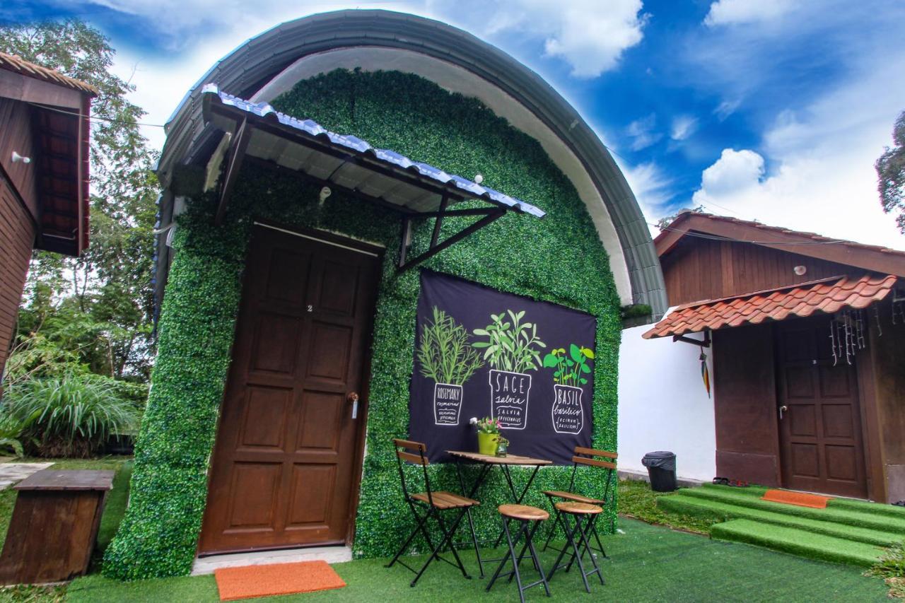 Genting Greenwoods Tiny Houses & Events Hall Genting Highlands Exterior photo