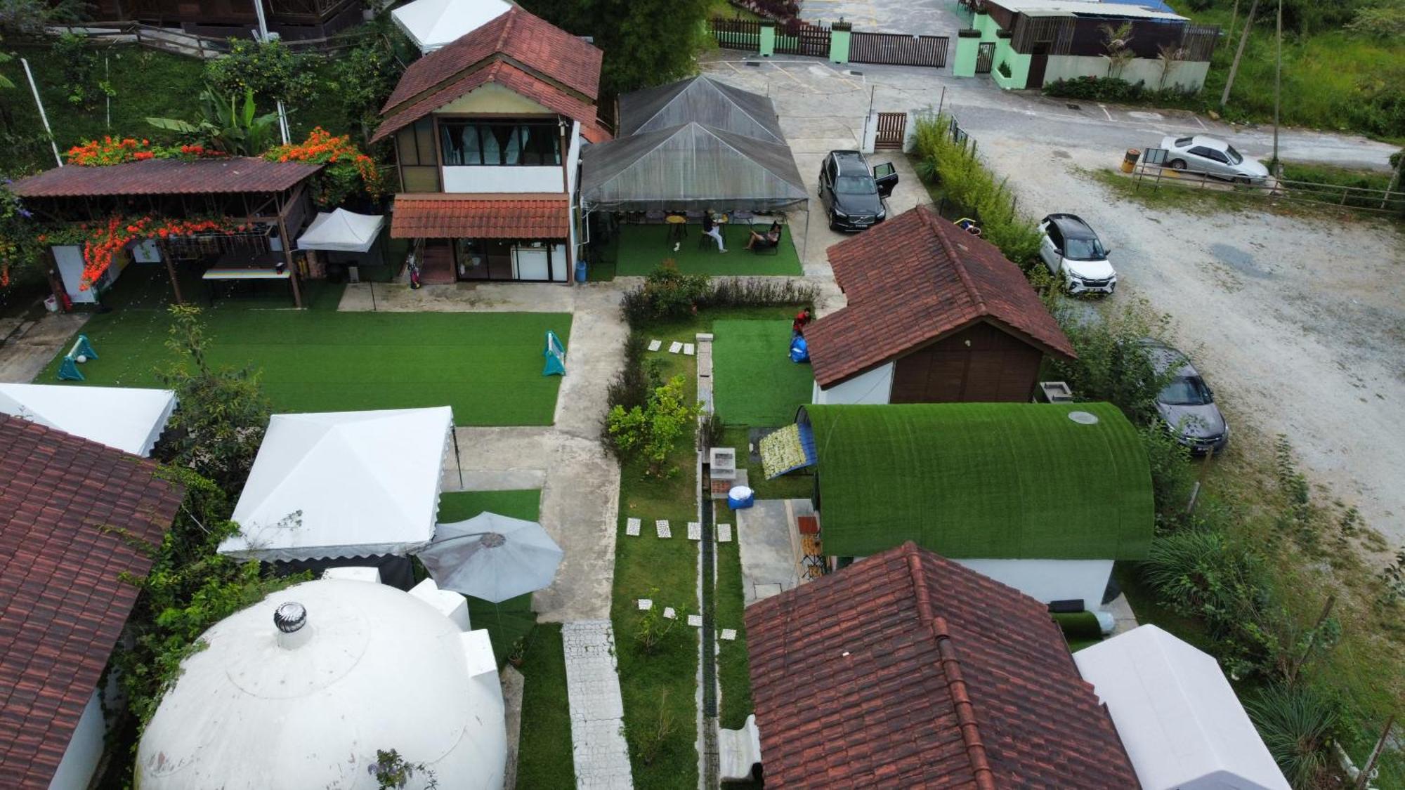 Genting Greenwoods Tiny Houses & Events Hall Genting Highlands Exterior photo