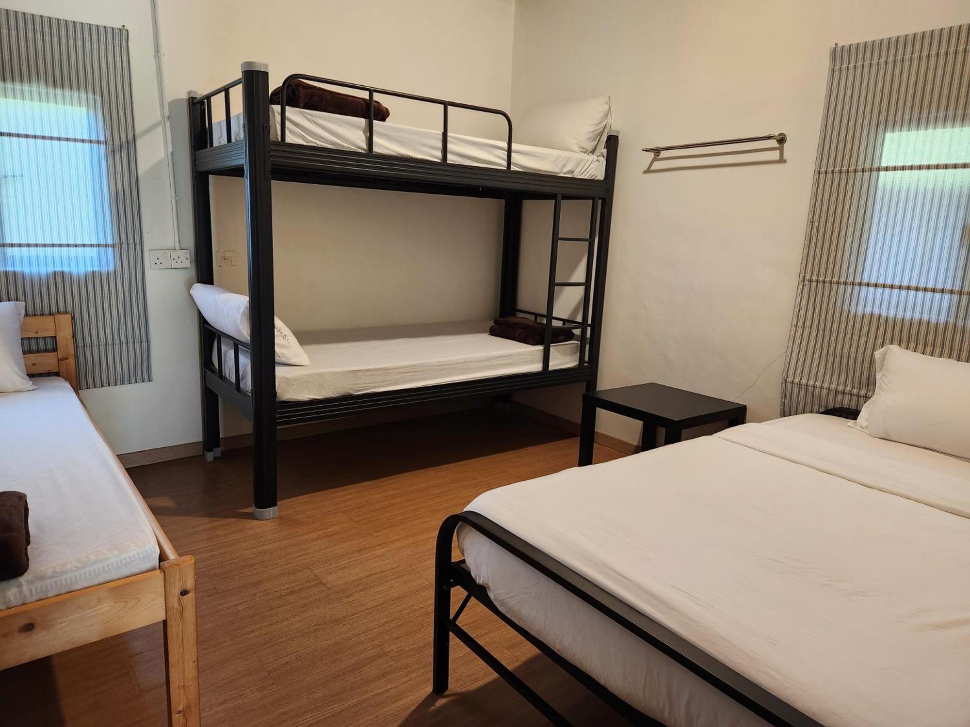 Genting Greenwoods Tiny Houses & Events Hall Genting Highlands Room photo